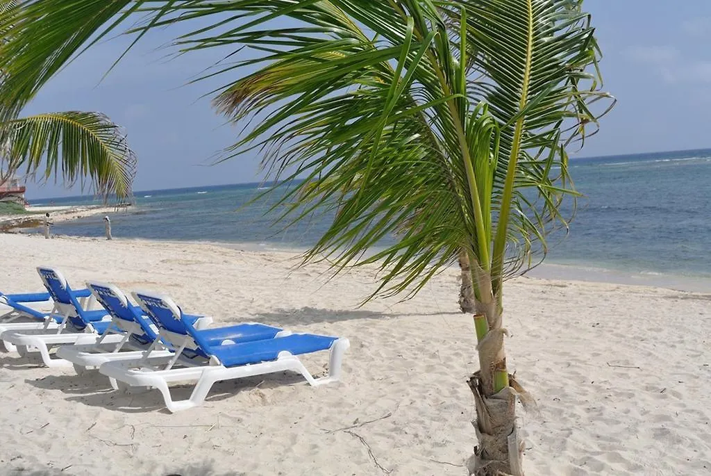 North Side Castaways Cayman Beach Resort